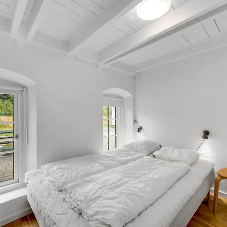 Cornelius - 900m From The Sea By Interhome *